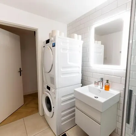 Apartment Ground Floor - Peaceful Living In The Of *