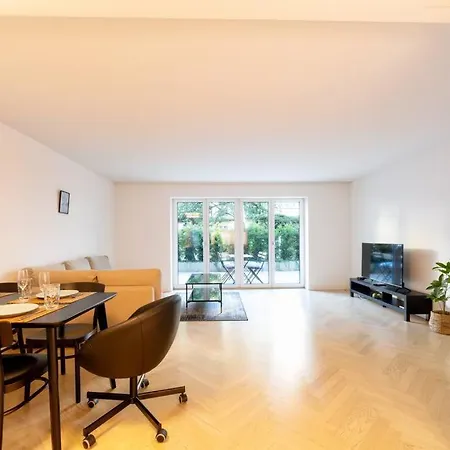 Ground Floor - Peaceful Living In The Of Апартаменти